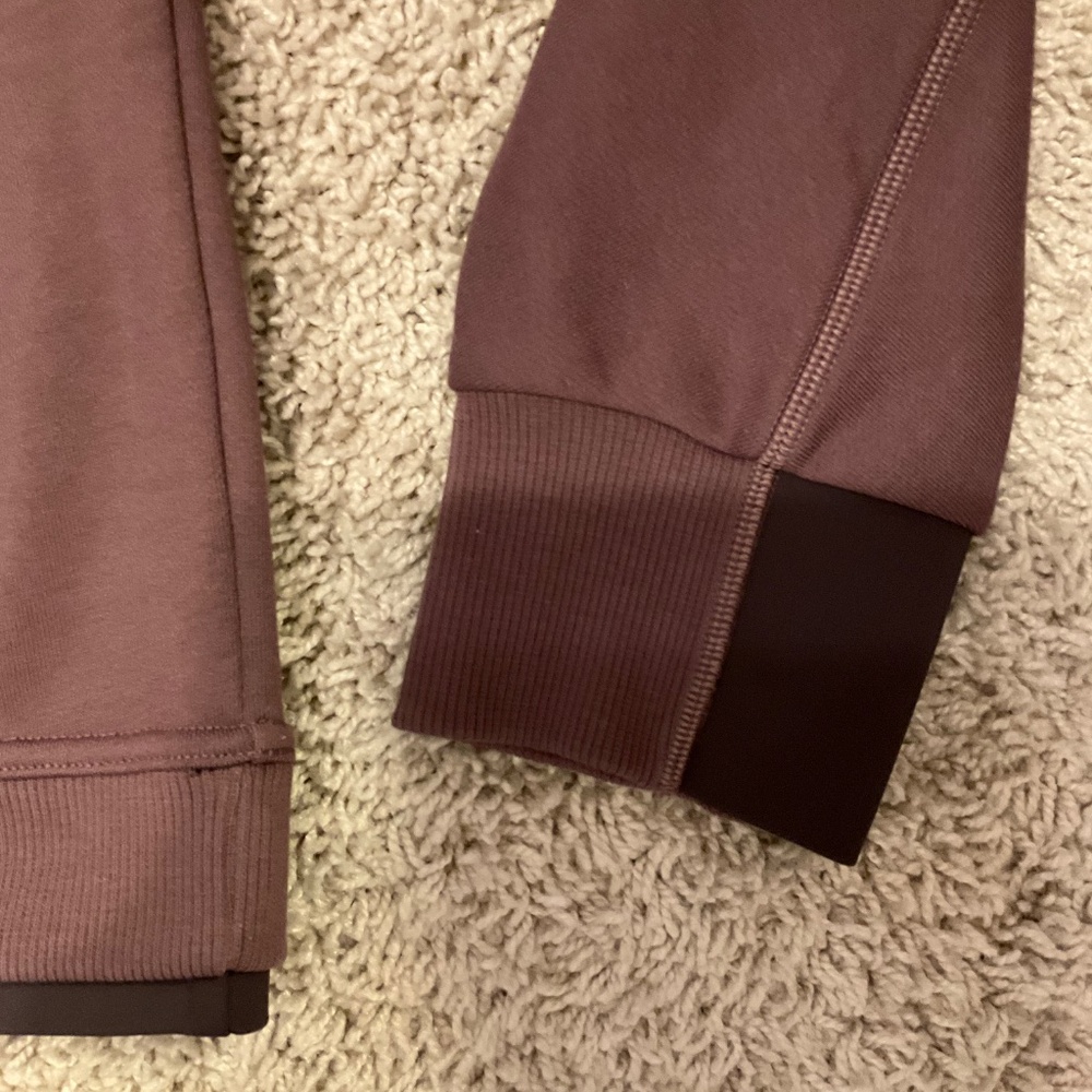ATHLETA SOFT HOODIE, SIZE L, BURGUNDY. - Picture 5 of 9